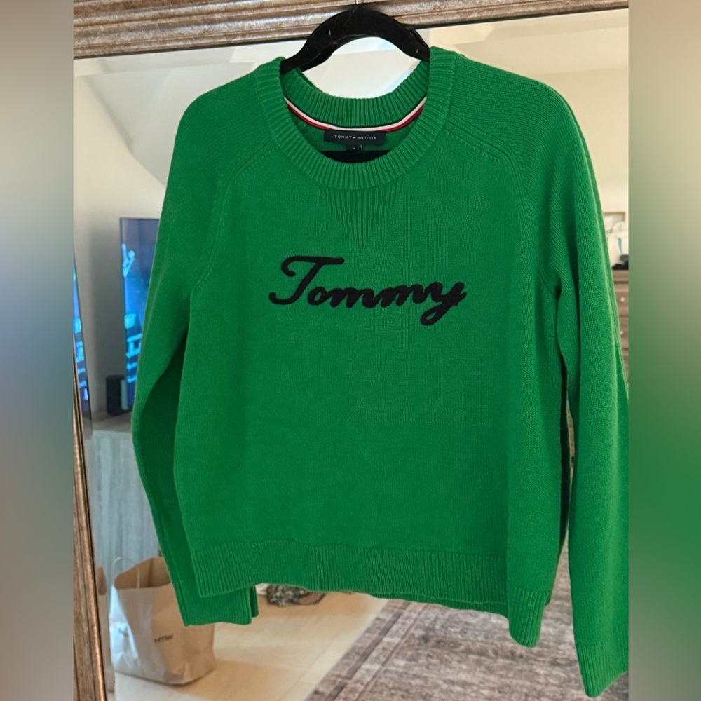 tommy hilfiger crewneck sweater in kelly green